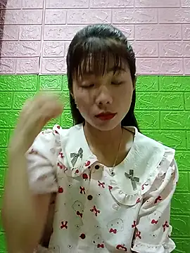 AmyLinee01 live cam on StripChat