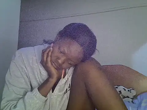 GoldenEbony1 live cam on StripChat