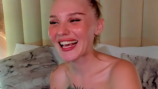 LianaFord live cam on StripChat