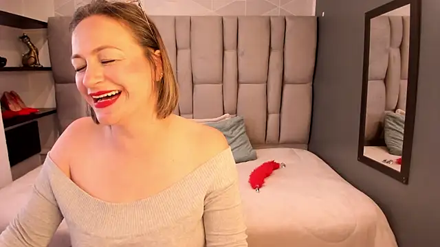Charlot_milf webcam