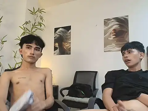 twink_pinoy live cam on StripChat