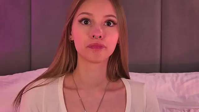 JulyOwens live cam on StripChat