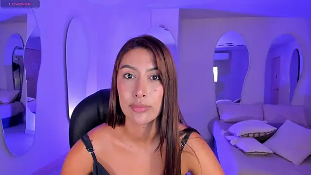 ArianaDumont live cam on StripChat