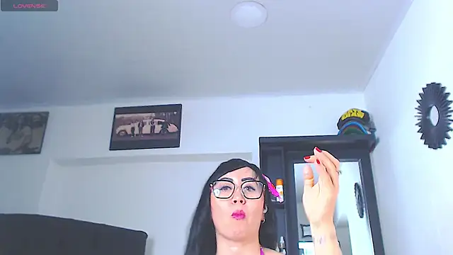 Vicky_hotmilf webcam