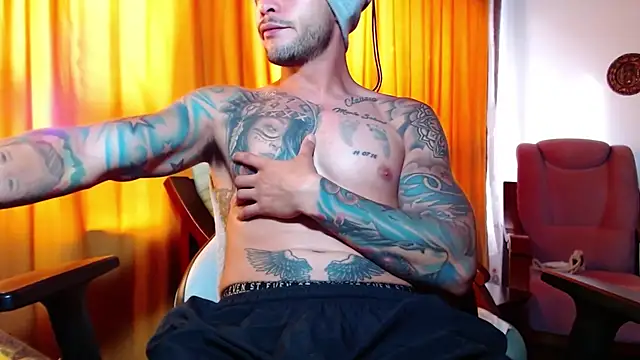sebastian_horny live cam on StripChat