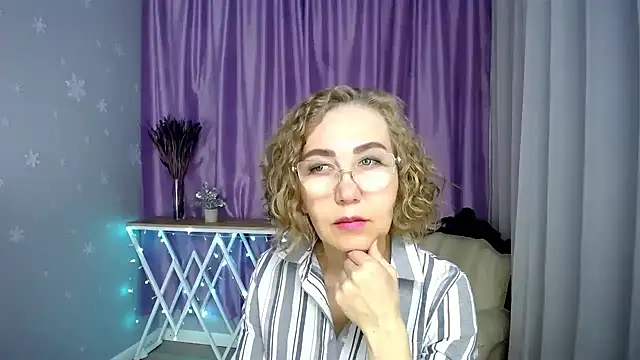 queen_a_n_i live cam on StripChat
