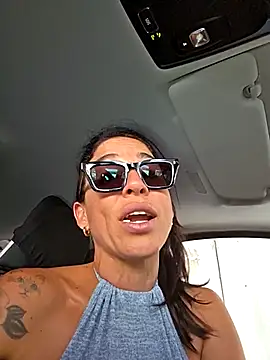 sexy7883 (G milf) - Al bar live-@Zoom pussy senza mutande