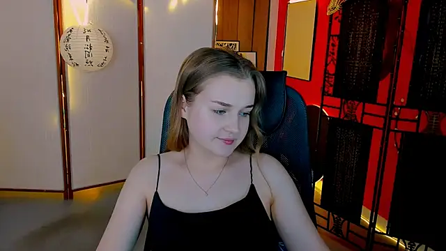 lissatelor (F teen) - 5 tokens IPout your lips👄