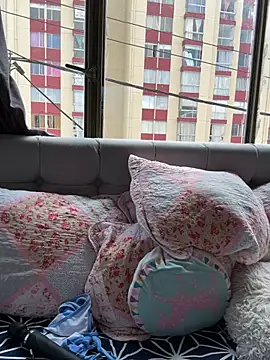 RachelWeisz_ webcam