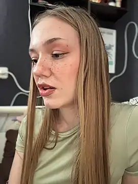 MilaMoone webcam