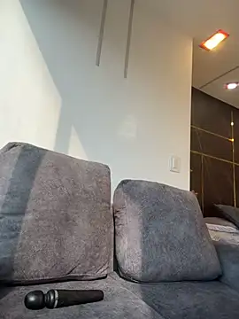 emily-Hornyy webcam
