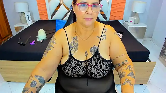laura_riley webcam