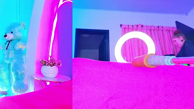 NathaxaLeans webcam