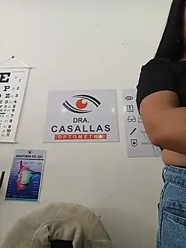 _Dr-Luna_1 live cam on StripChat