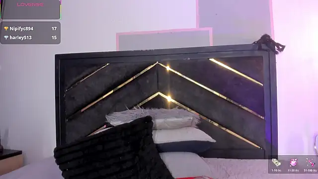 april_jones05 live cam on StripChat