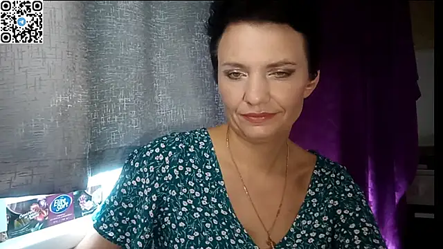 HotMamaQueen234 live cam on StripChat