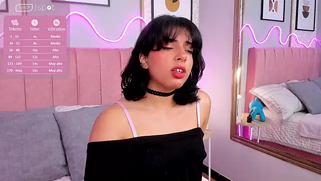 LUMINEVERLIGTH live cam on StripChat