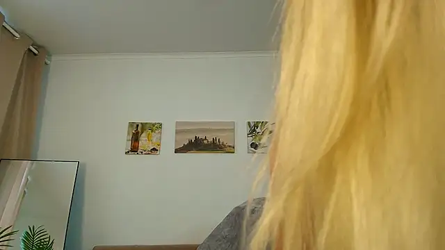 boneyblue live cam on StripChat