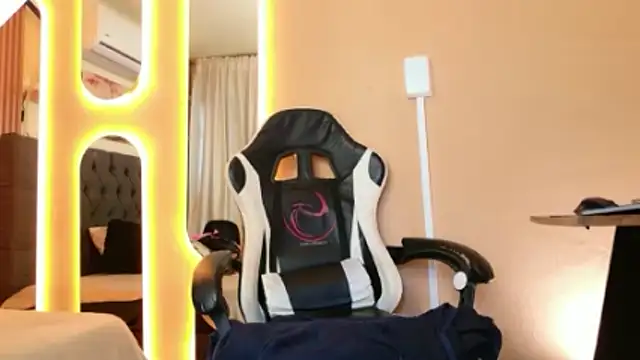 Veronicajhonsonn webcam