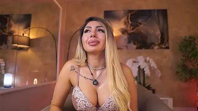 LucyyRosse webcam