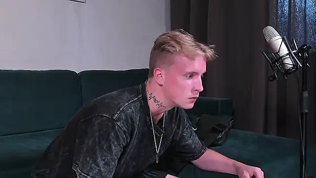 SweetBoyAlexx webcam