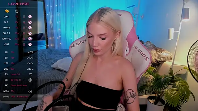 AnyaTaylor_ webcam