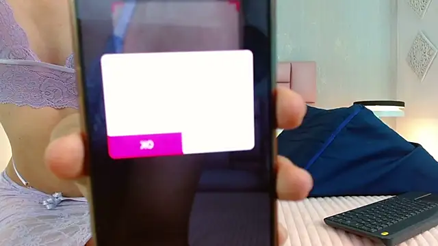 IsabelleDaza webcam