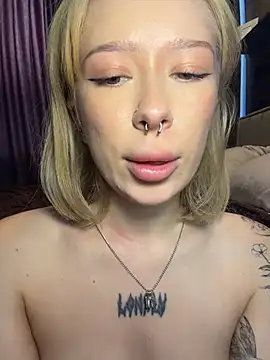 MaryChanXO's Live Sex Cam Show