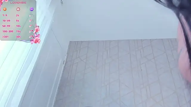 MiiaaVelvet webcam