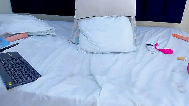 mayaevansmg webcam