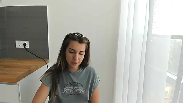 summmmersky1 live cam on StripChat