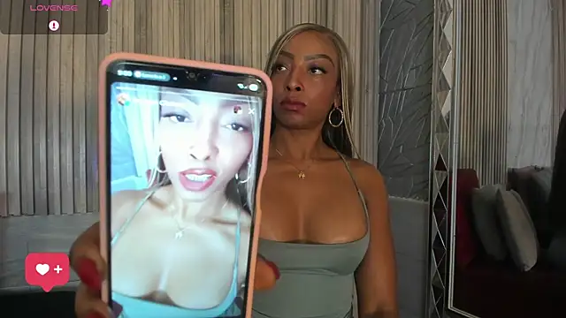 BriannaChelsea webcam