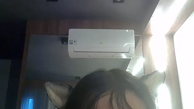 SkinnyKitten webcam