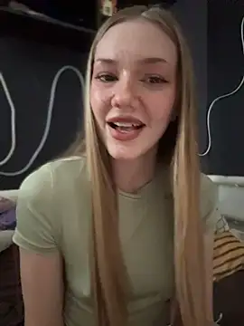 MilaMoone webcam