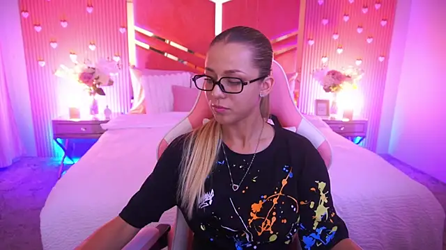 DoveLovee live cam on StripChat