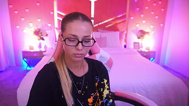 DoveLovee live cam on StripChat
