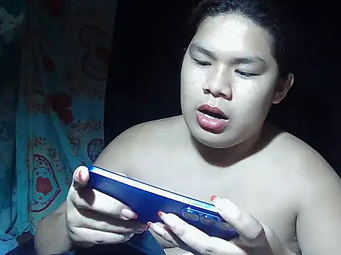 huntrix2025 (M twink) - to build my house and lets have fun