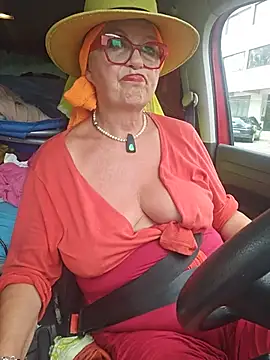 Hot-Muci live cam on StripChat