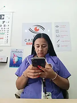 _Dr-Luna_1 live cam on StripChat