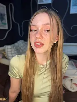 MilaMoone live cam on StripChat