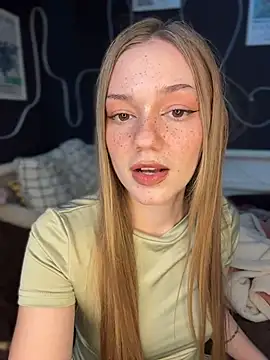 MilaMoone webcam