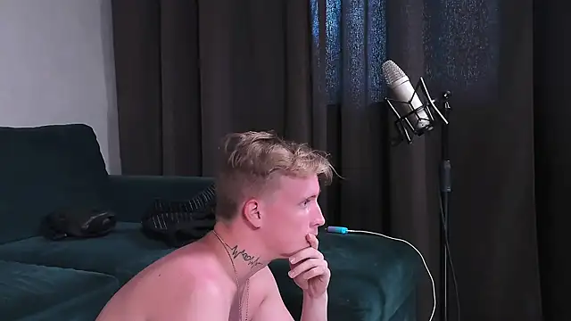 SweetBoyAlexx webcam