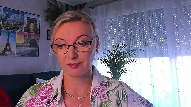 vanessa_chat - Vanessa_chat's free webcam - UK Sex Cams