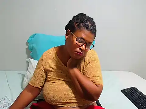 CandyYumsAerolaXX live cam on StripChat