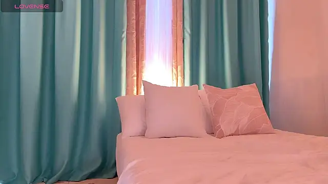 UrGoddessJenny webcam
