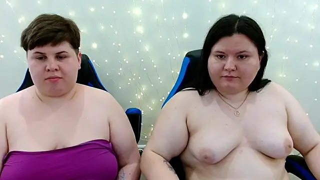 BeckyAndHellen webcam