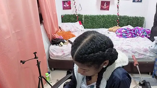 thianahorny webcam