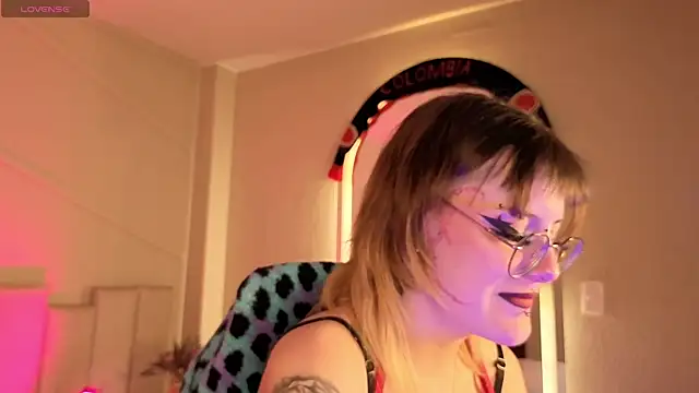 Rossiee_huntt webcam