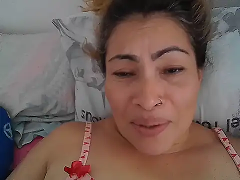 Layla-Astrum webcam