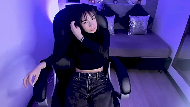 Hanna_Bloomm webcam